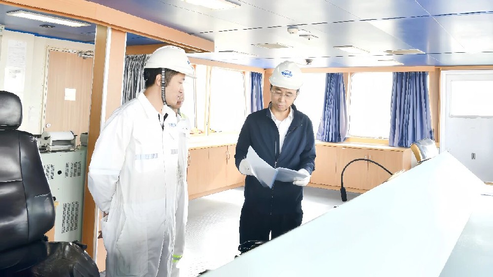 緊盯“最后一公里” 筑牢船舶安全運營根基——江蘇遠洋開展“江遠遠瑞”輪船舶安全檢查