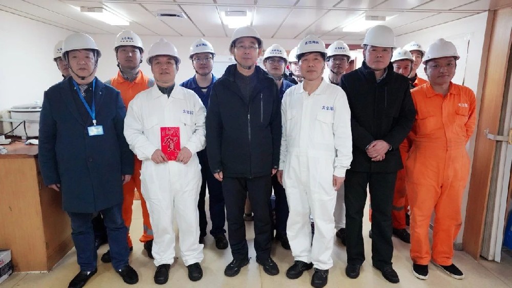 公司領(lǐng)導(dǎo)春節(jié)期間慰問堅守崗位一線船員