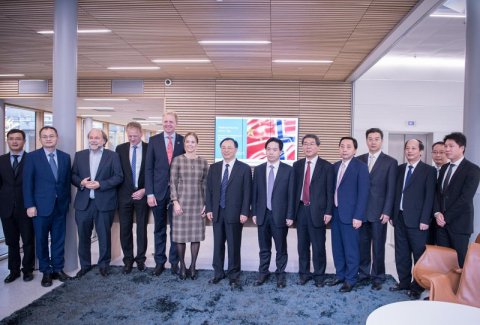 江蘇遠(yuǎn)洋與挪威船級(jí)社簽署戰(zhàn)略合作協(xié)議吳政隆省長見證簽約