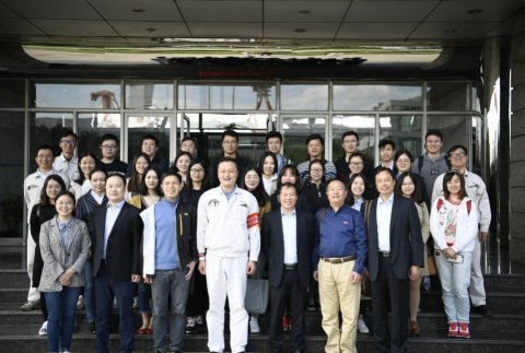 公司組織青年員工赴南通中遠(yuǎn)海運(yùn)川崎船舶工程有限公司參觀學(xué)習(xí)